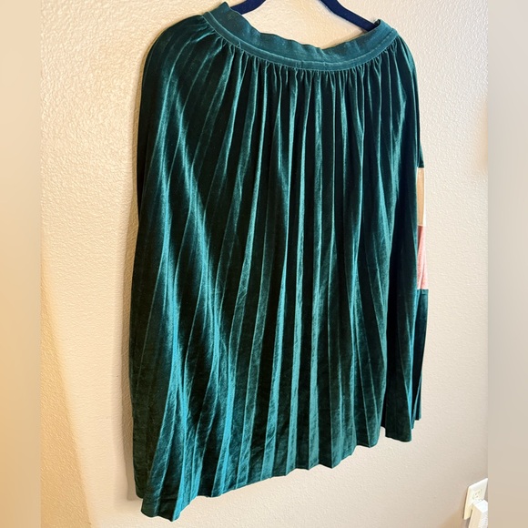 Meisie Pleated Velvet green multi-colored skirt Size Medium - Picture 3 of 7